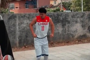 何时才能再出一个易建联？模仿帝复刻易建联生涯经典时刻